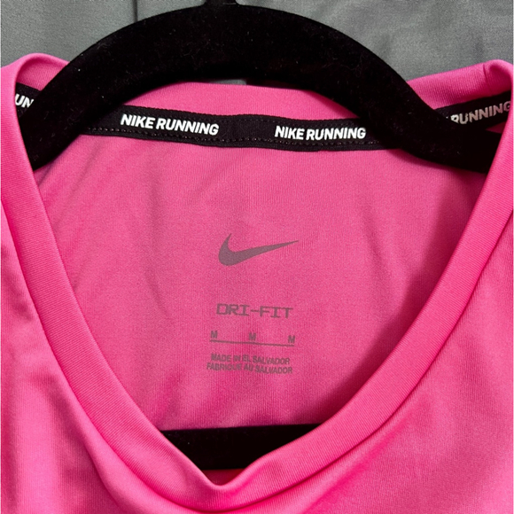 Nike Dri-FIT Running Tank – Women's Medium – Bright Pink – EUC - Picture 4 of 4